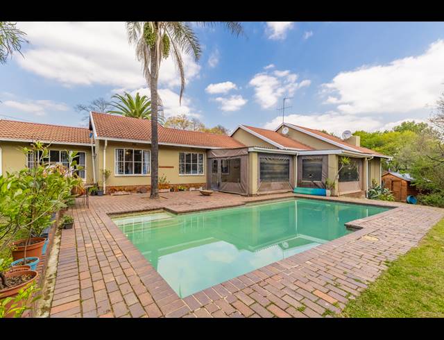3 BEDROOM HOUSE FOR SALE IN DOUGLASDALE